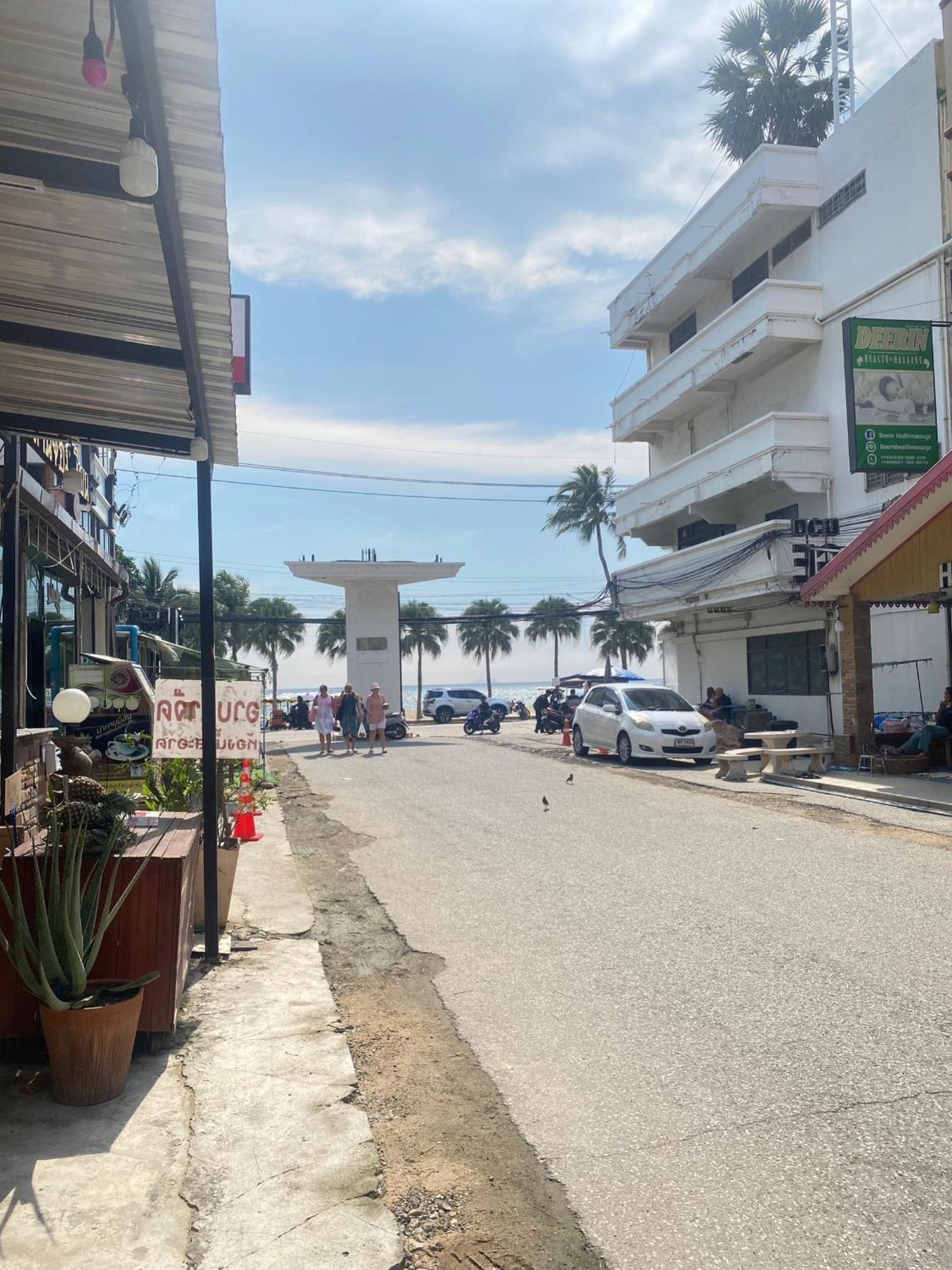 Bambus Motel Jomtien Beach Exterior photo